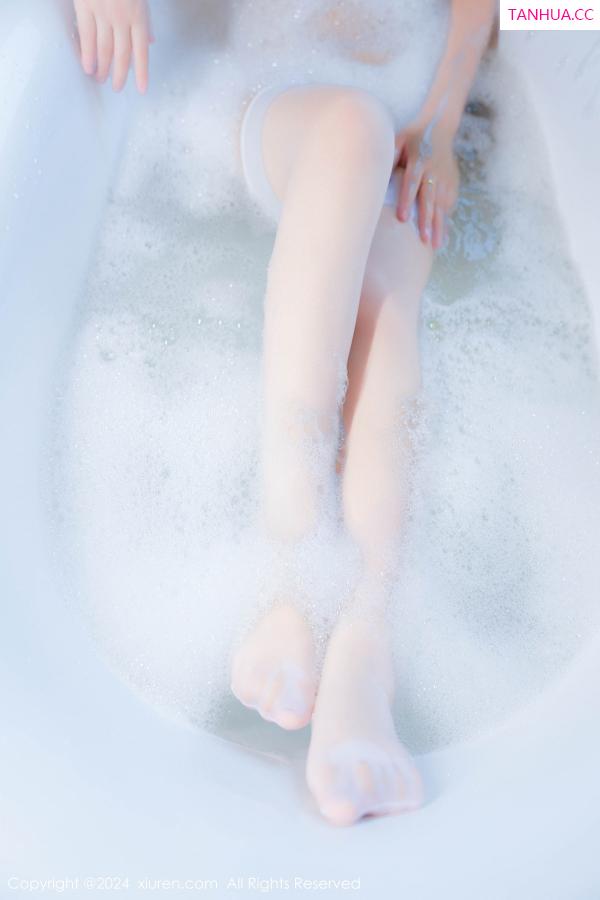   [XiuRen]高清写真图 2024.08.22 No.9052 姚若兮vay 浴缸美腿第26张图片